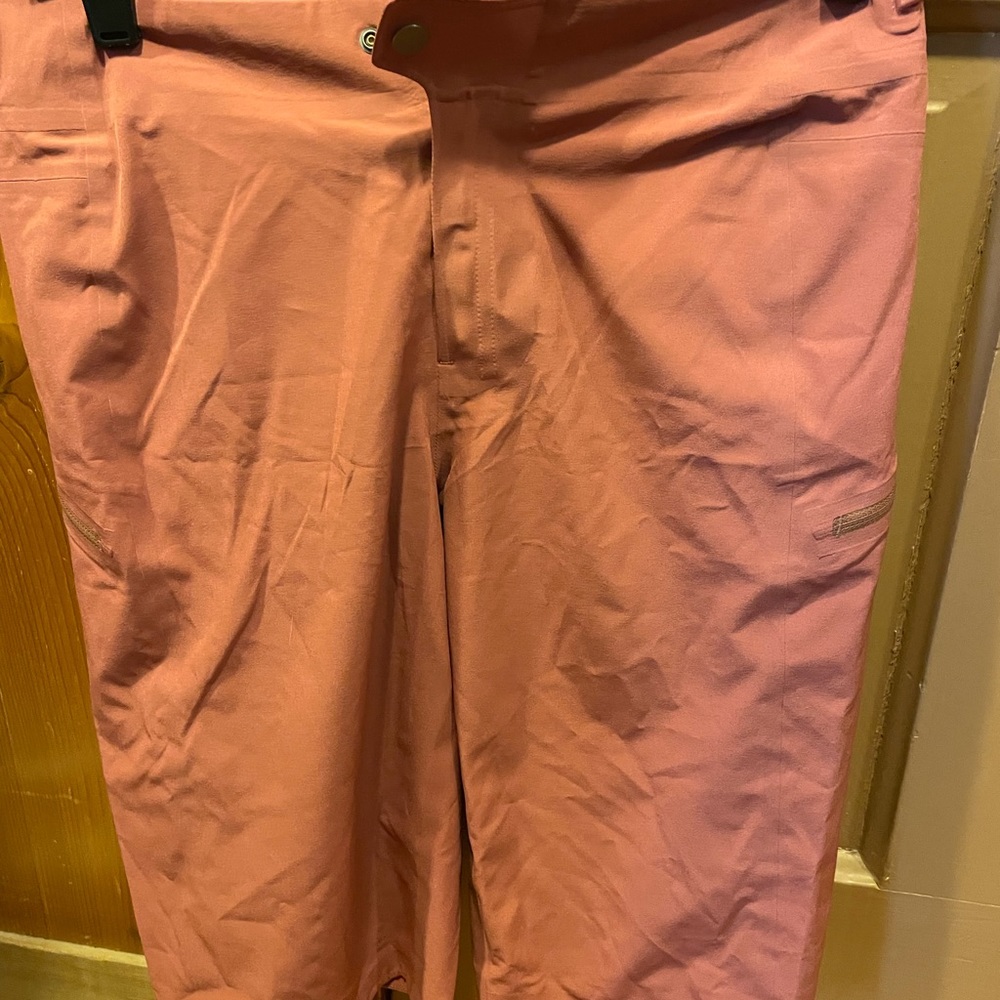 Patagonia new bermuda shorts with tags (dirt roamer shorts)